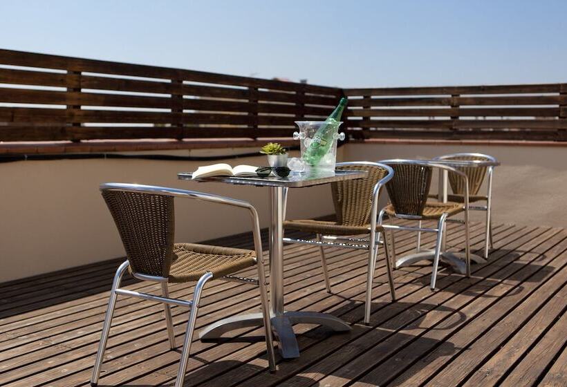 Отель Sagrada Familia