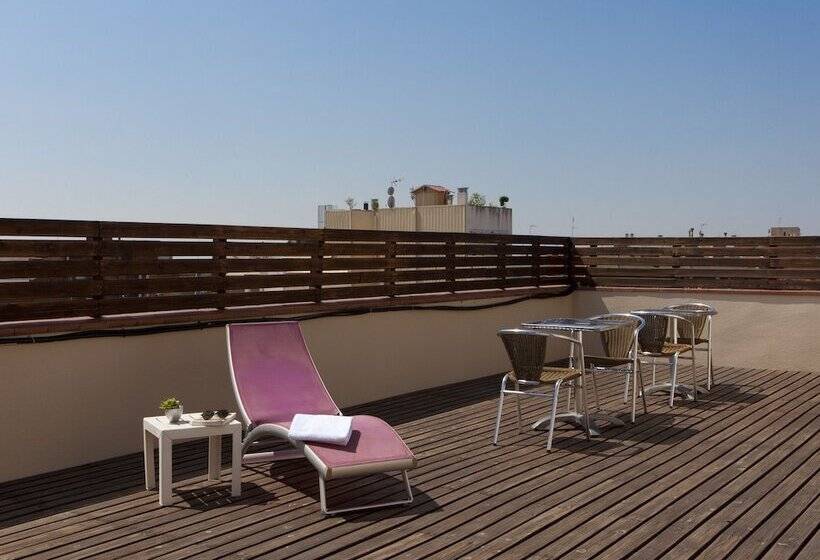 Отель Sagrada Familia