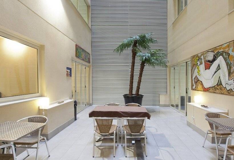 Отель Sagrada Familia