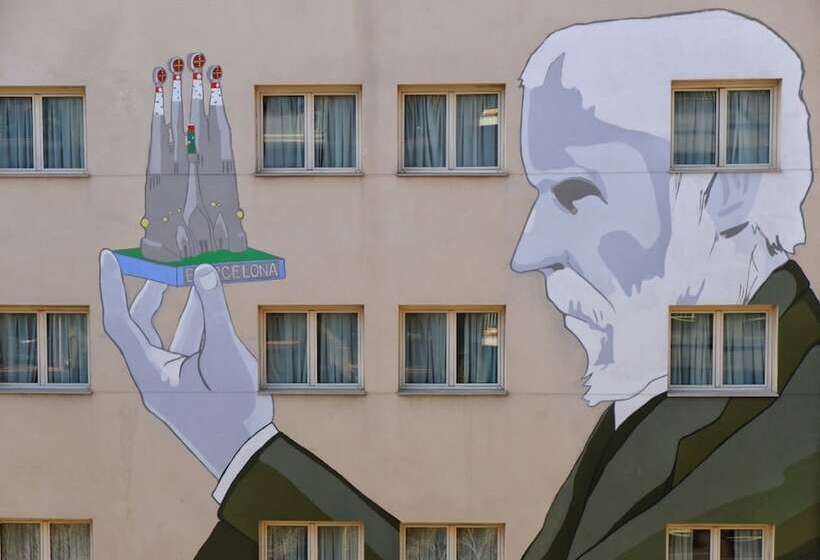 Отель Sagrada Familia