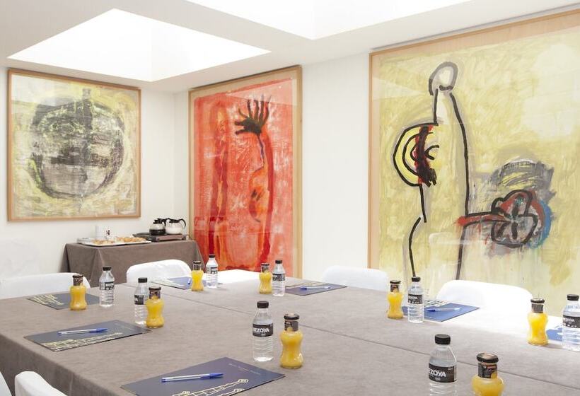 Отель Sagrada Familia