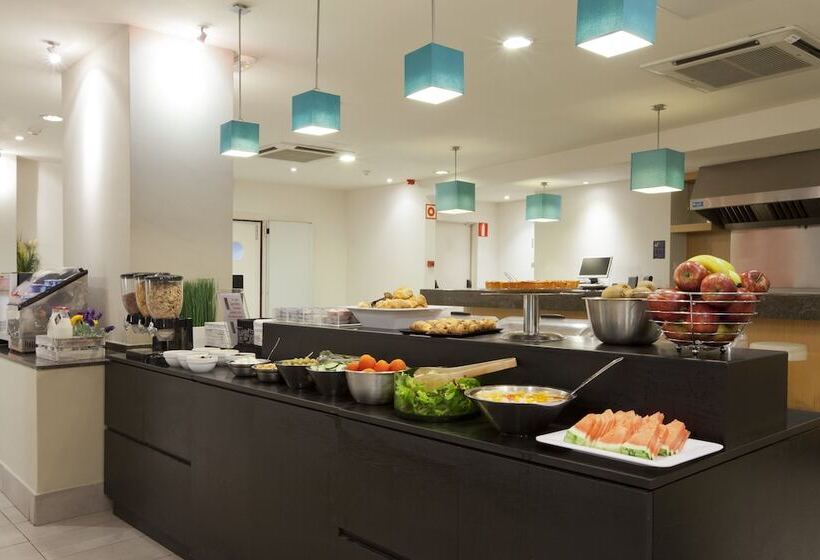 Отель Sagrada Familia