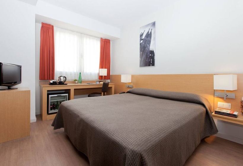 Отель Sagrada Familia