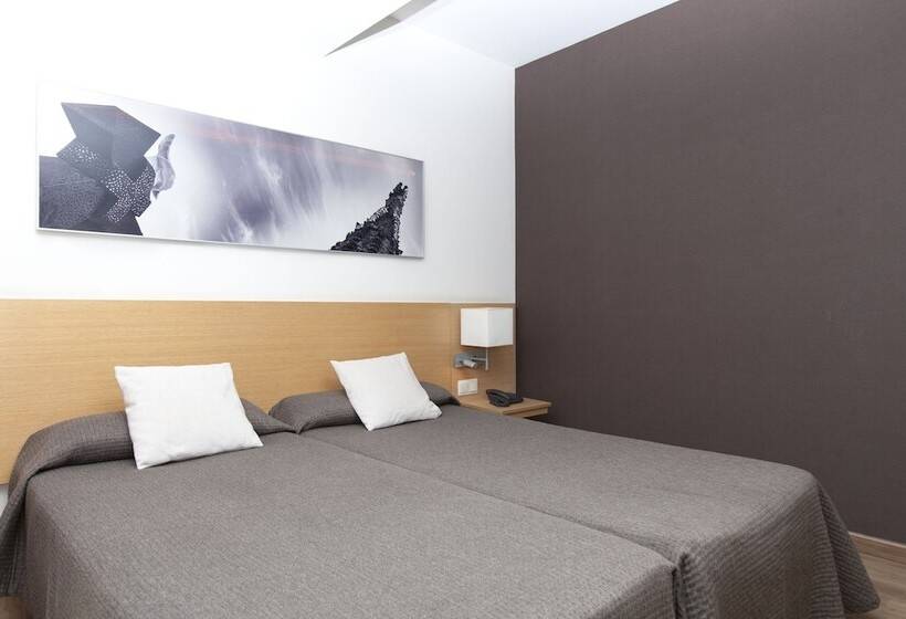 Отель Sagrada Familia