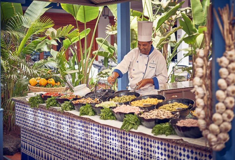 Отель Seaside Los Jameos
