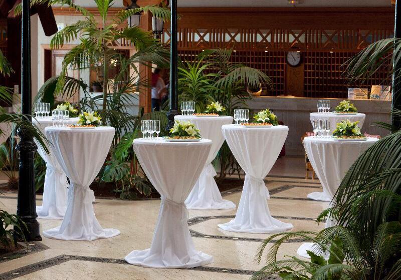 Отель Seaside Los Jameos