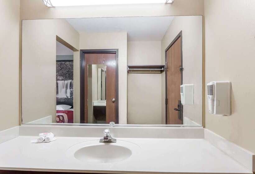 فندق Super 8 By Wyndham Eddyville/kuttawa