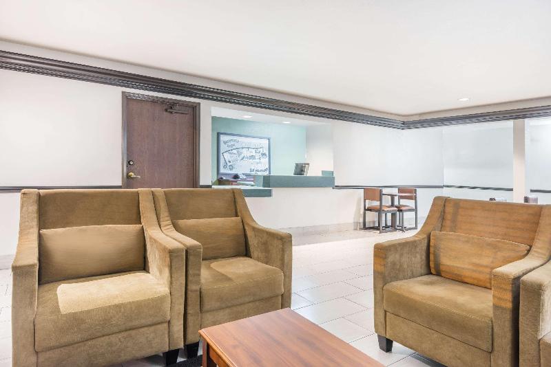 فندق Super 8 By Wyndham Madison In