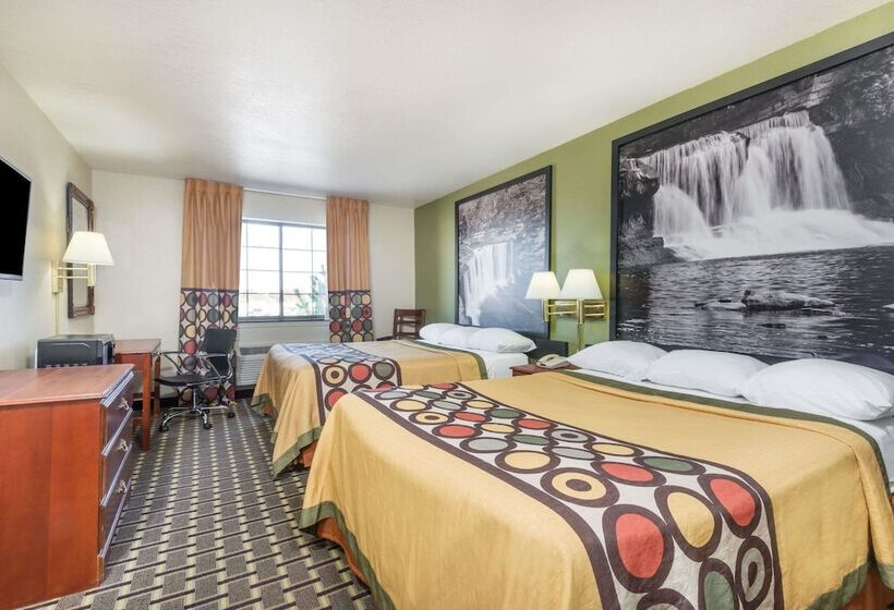 فندق Super 8 By Wyndham Madison In
