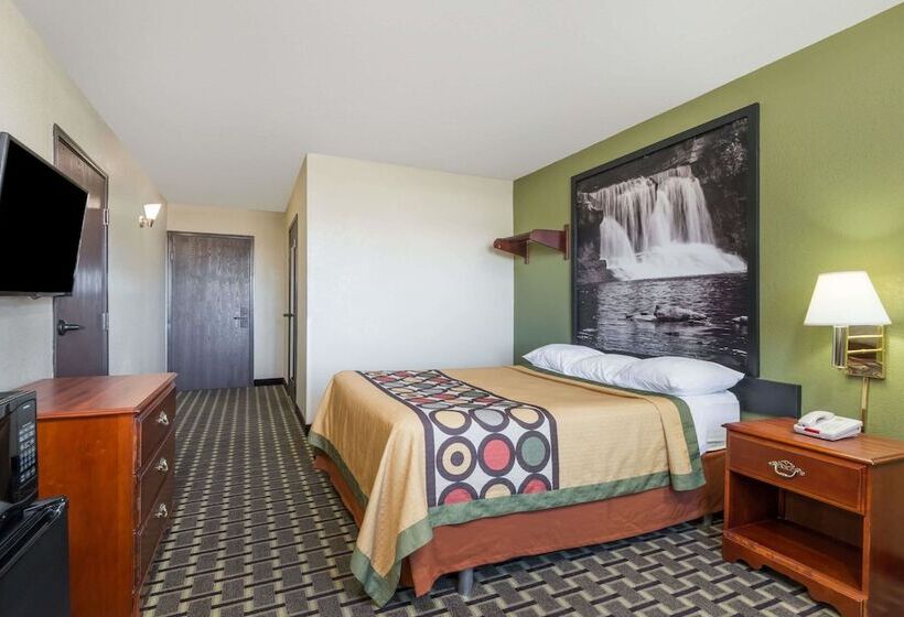 فندق Super 8 By Wyndham Madison In