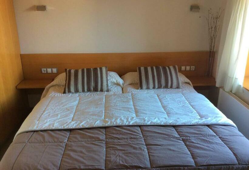 Отель Viaurelia