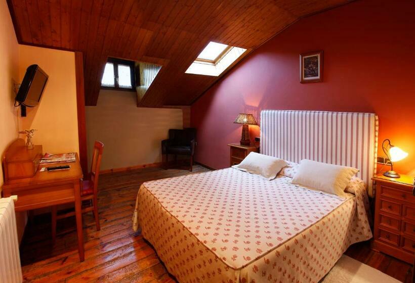 فندق Villa De Luarca