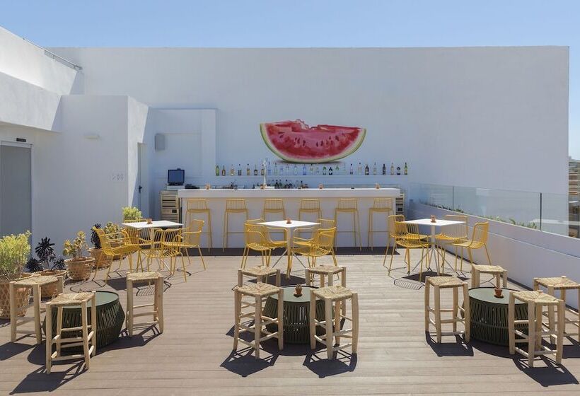 Отель Whala!fun