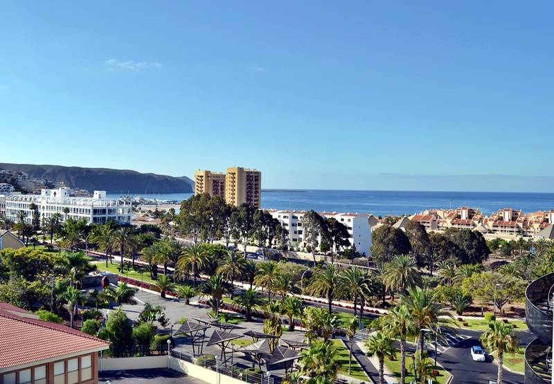 酒店 Zentral Center Adults Only