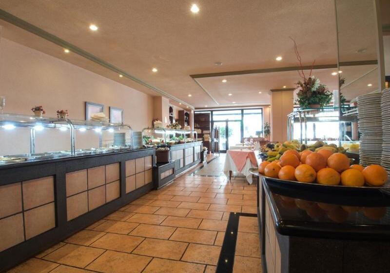 酒店 Zentral Center Adults Only