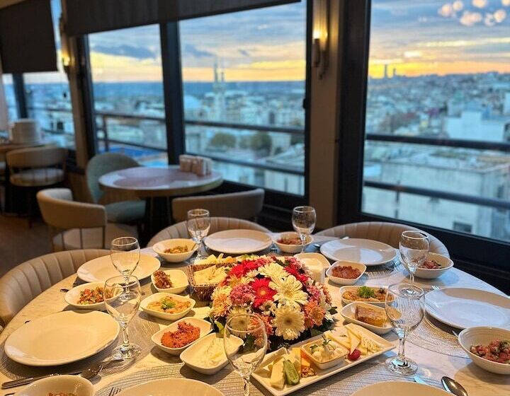 هتل Zurich Istanbul Old City