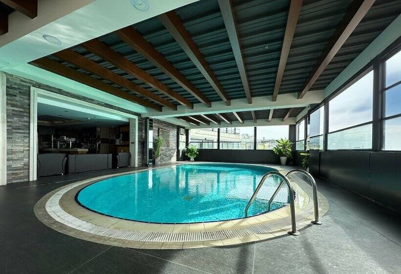 هتل Zurich Istanbul Old City