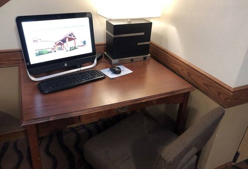 فندق على الطريق Quality Inn Atchison