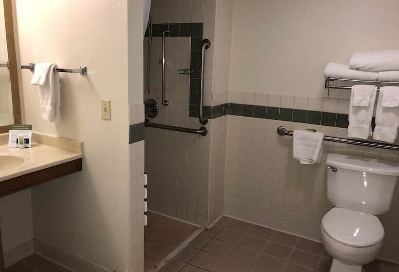 فندق على الطريق Quality Inn Atchison