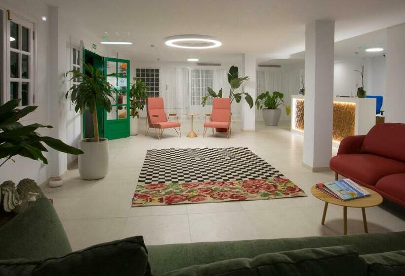 Nazaret Apartments
