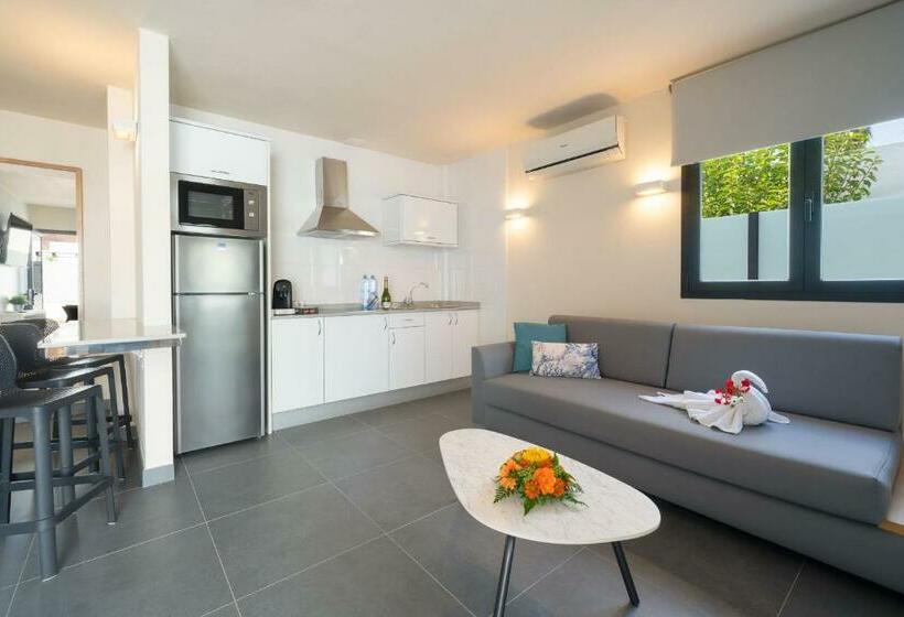 Relaxia Lanzasur Club  Aqualava Water Park