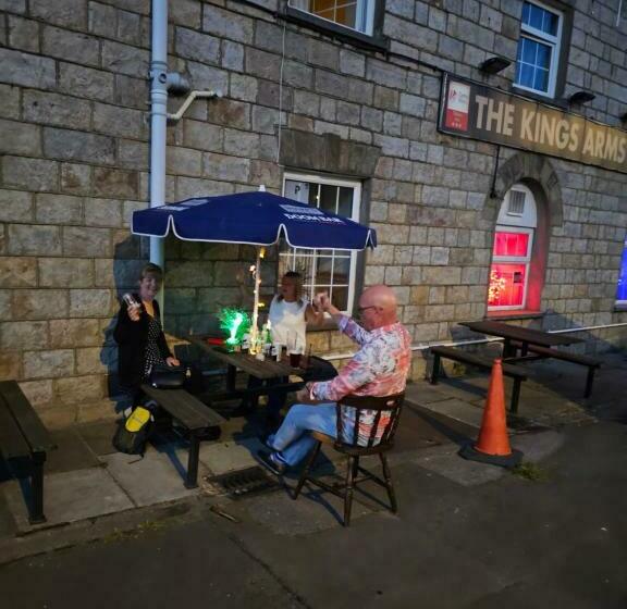旅馆 Kings Arms Guest House Ebbw Vale