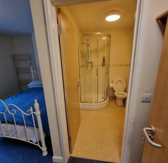 旅馆 Kings Arms Guest House Ebbw Vale