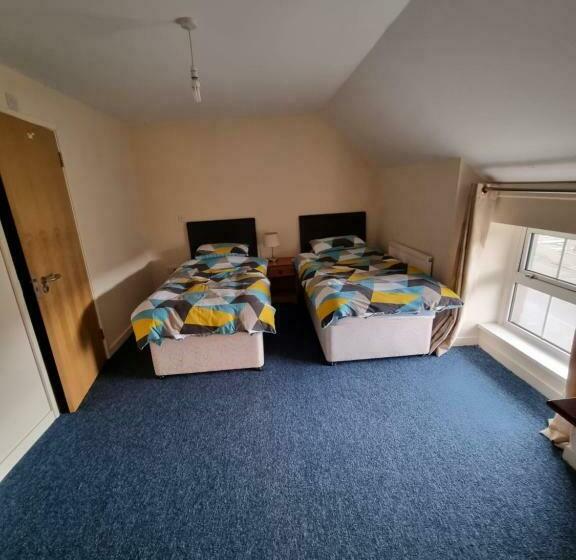 旅馆 Kings Arms Guest House Ebbw Vale