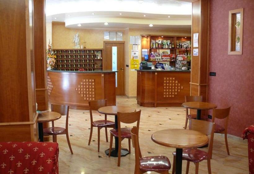 Отель Albergo Casa Del Pellegrino