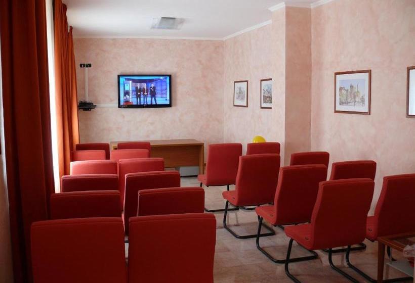 Отель Albergo Casa Del Pellegrino