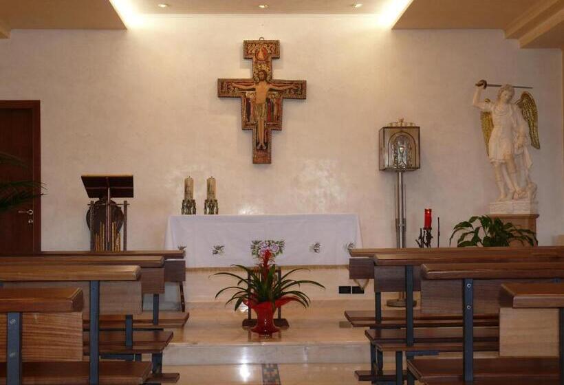 Отель Albergo Casa Del Pellegrino