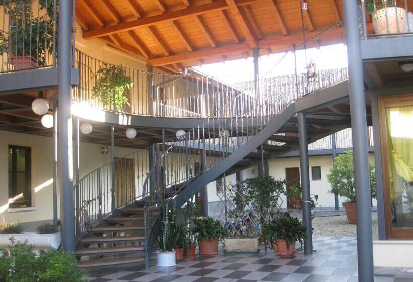 호텔 Albergo Giardino