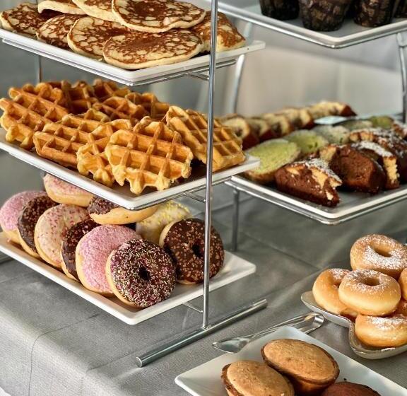 فندق Continental