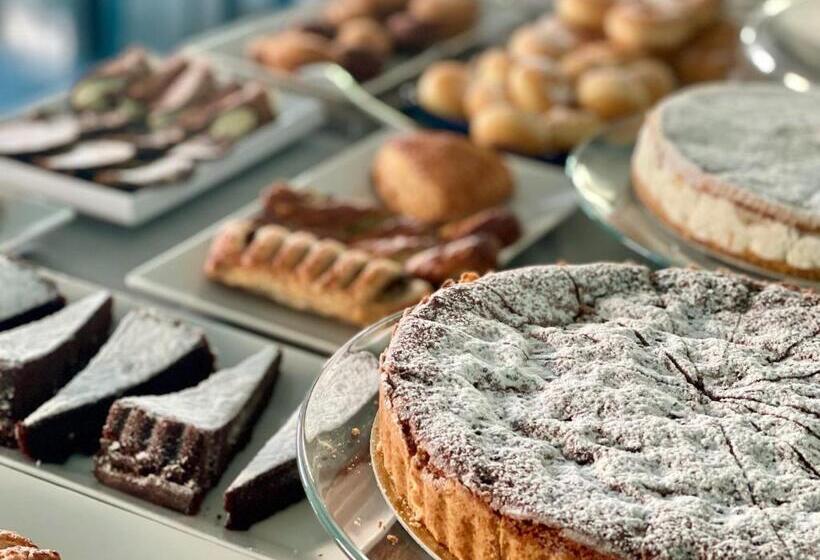 فندق Continental