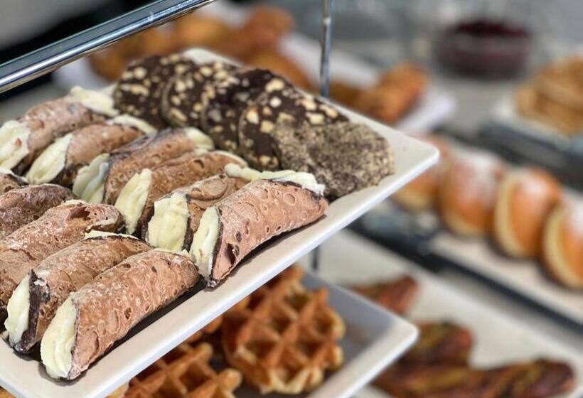 فندق Continental