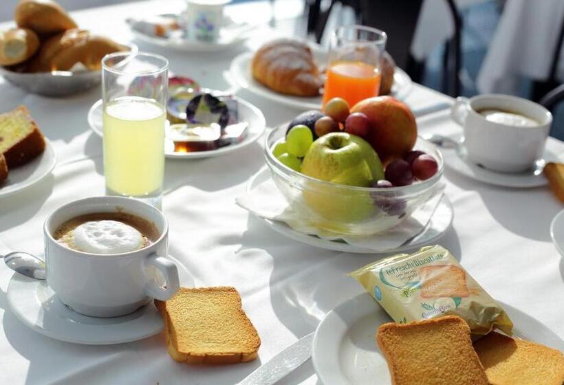 فندق Continental