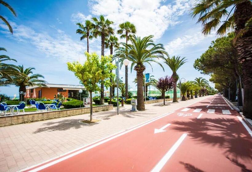 فندق Continental