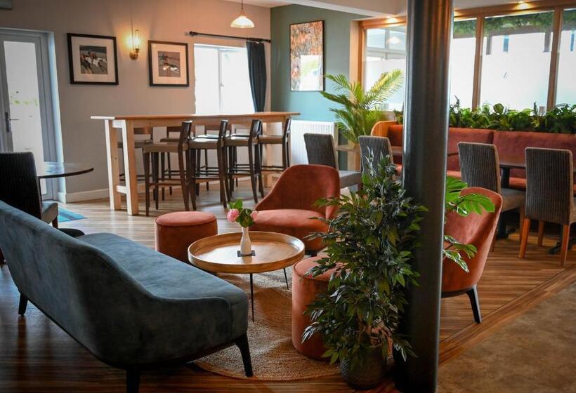 ホテル White House