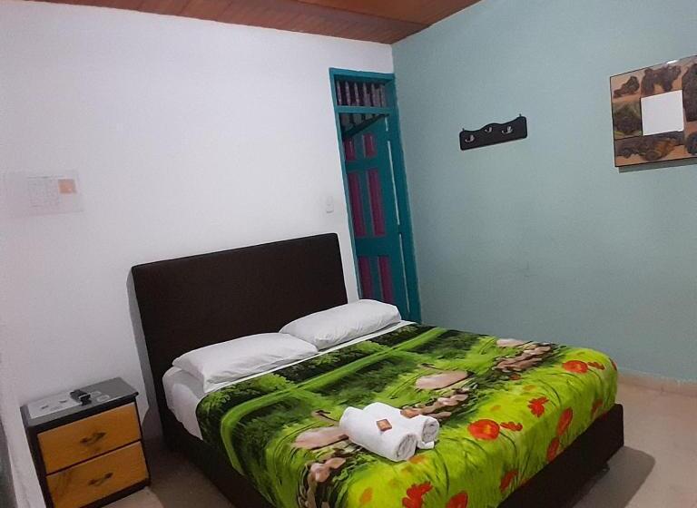 Пансион Hostal Johnnier