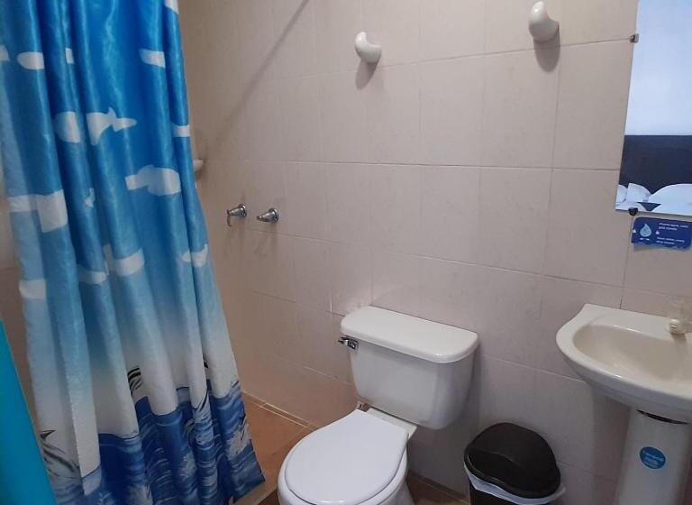 Пансион Hostal Johnnier