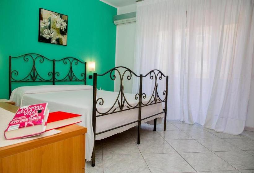 פנסיון Solelunamare Guest House