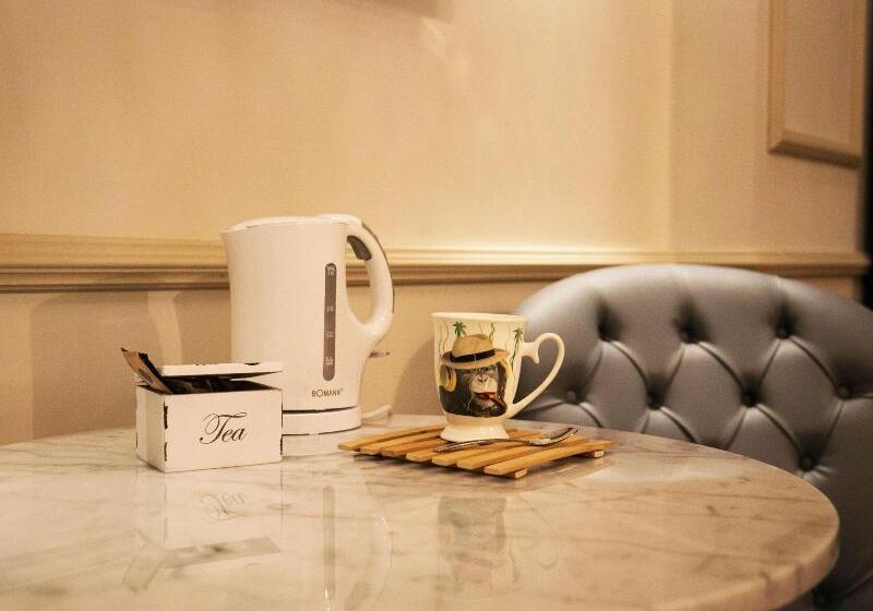 Emotional Grand Motel