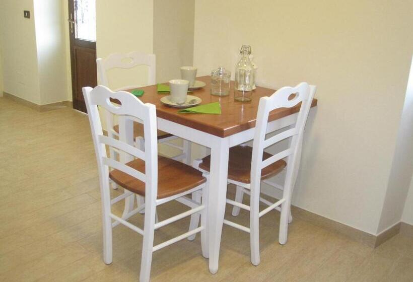 Отель Bed & Breakfast Castello Regina