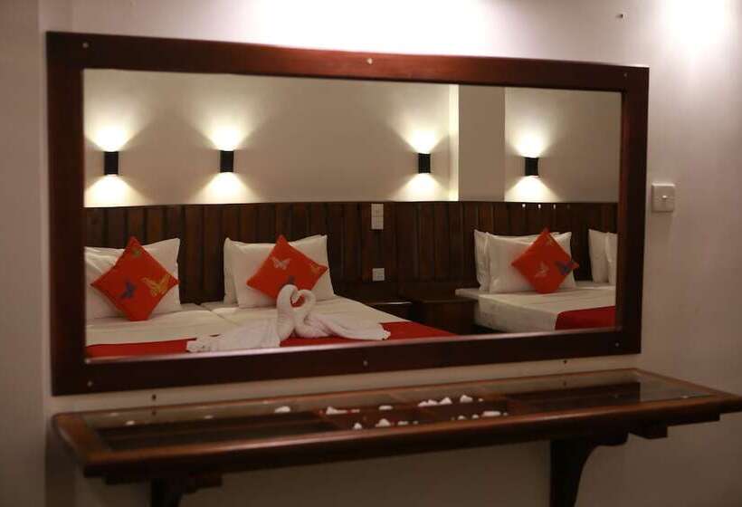 Отель Cozy Sea View Inn