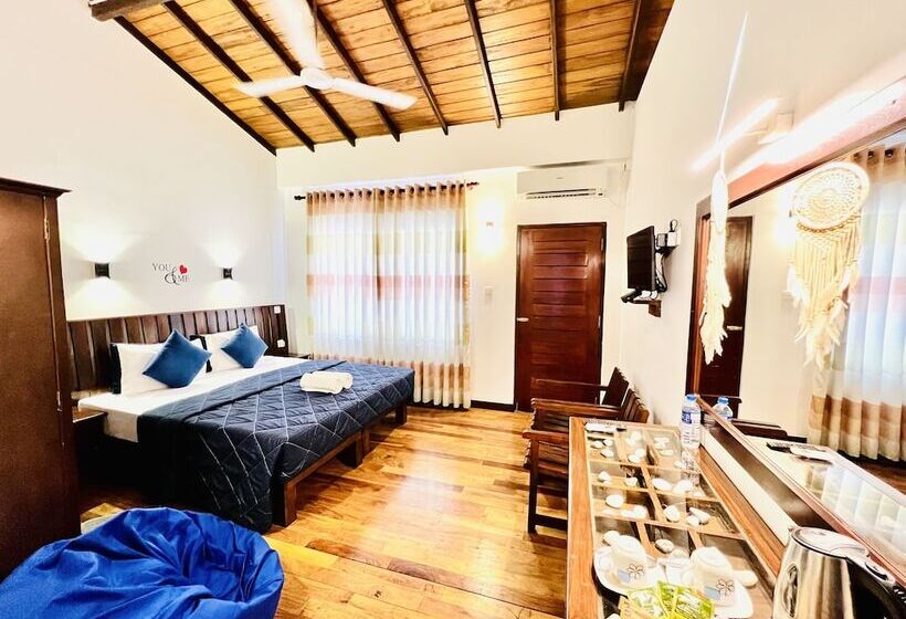 Отель Cozy Sea View Inn