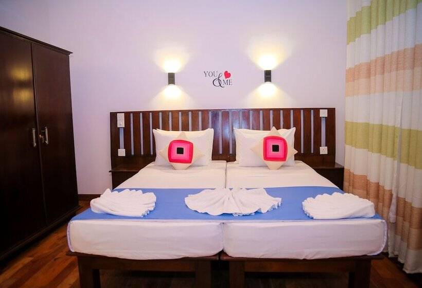 Отель Cozy Sea View Inn