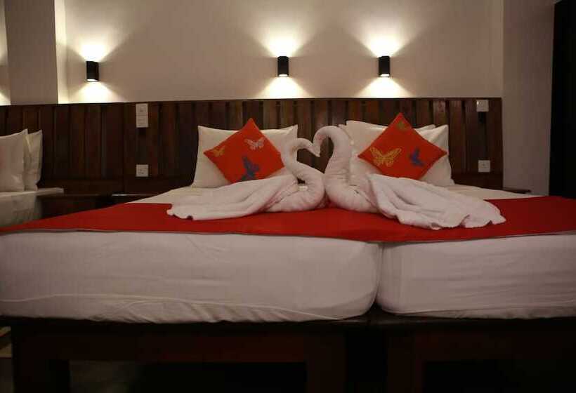 Отель Cozy Sea View Inn