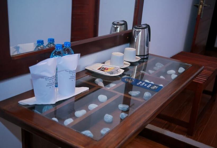 Отель Cozy Sea View Inn