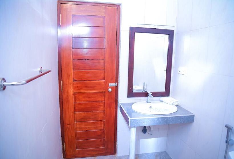 Отель Cozy Sea View Inn