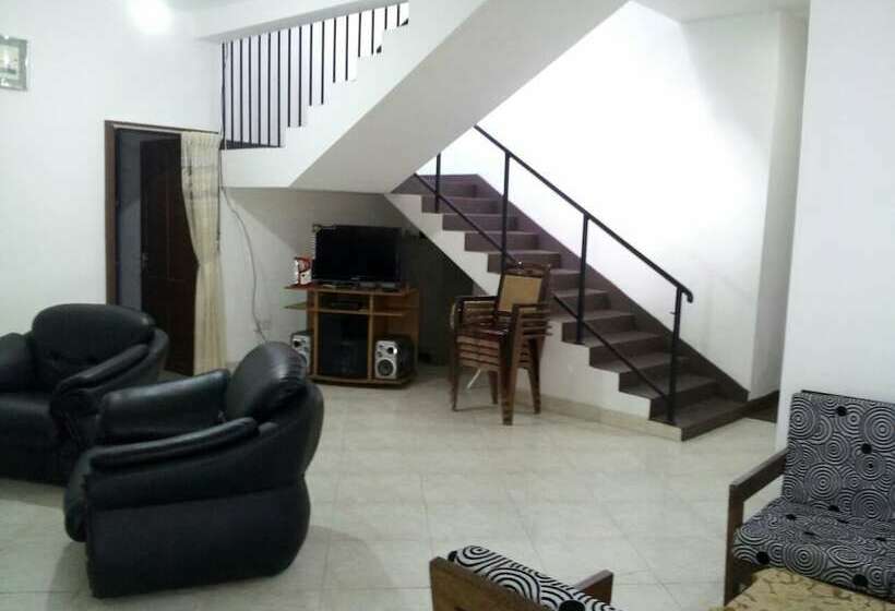 Отель Elkaduwa Bungalow